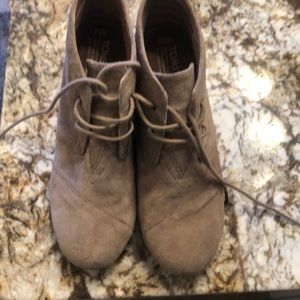 Toms wedges 9.5